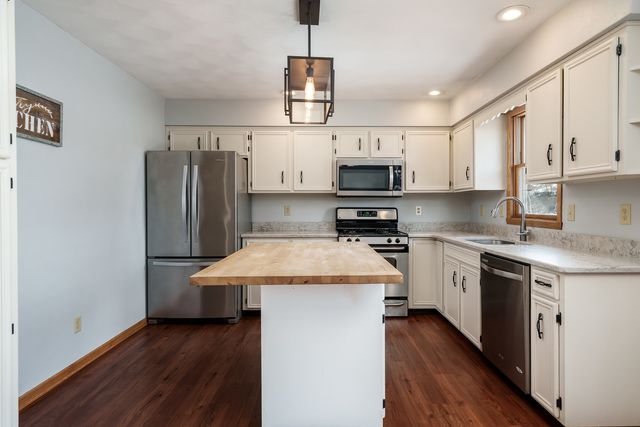 13280 Huntington Chase, Rockton, IL 61072