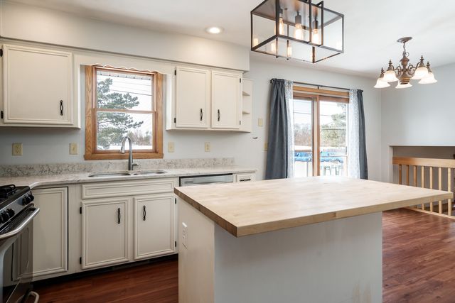 13280 Huntington Chase, Rockton, IL 61072