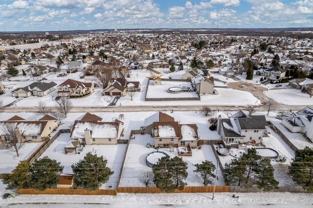 13280 Huntington Chase, Rockton, IL 61072