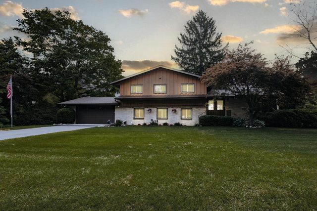 7420 Redwood ROAD, Glendale, WI 53209