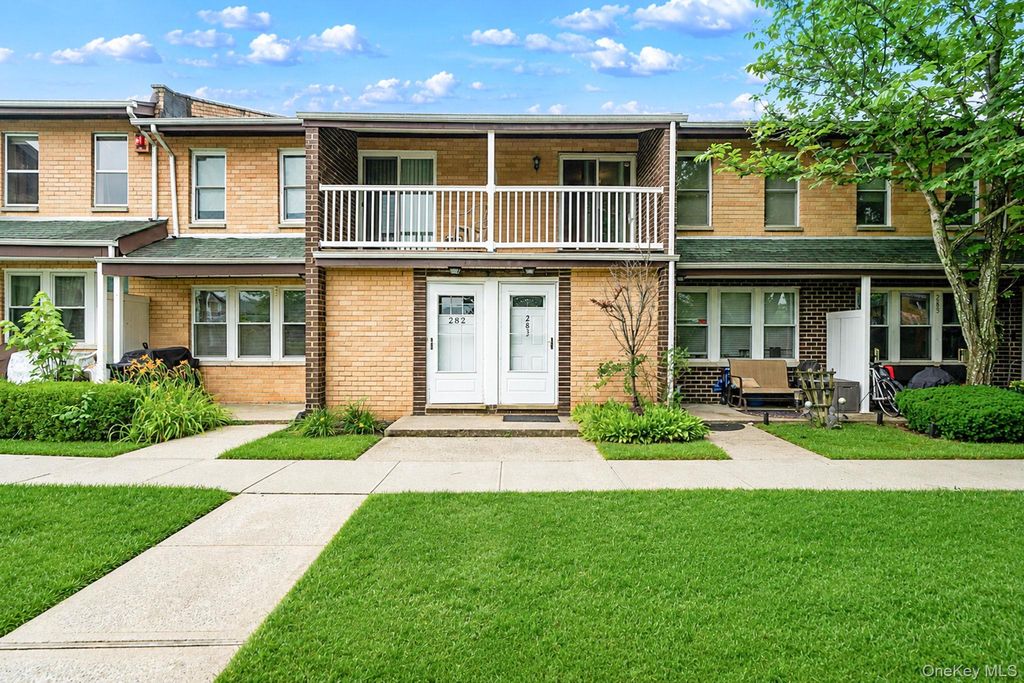 282 Artist Lake Drive, Middle Island, NY 11953