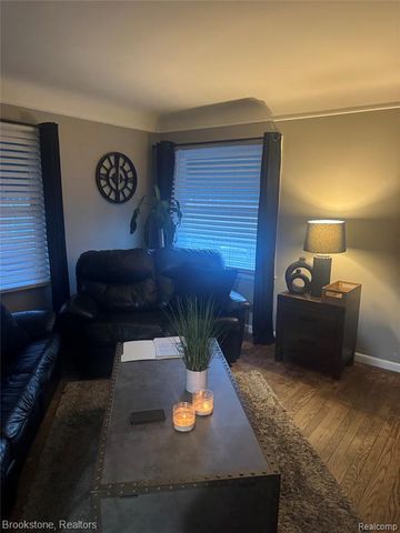 18494 Runyon Street, Detroit, MI 48234