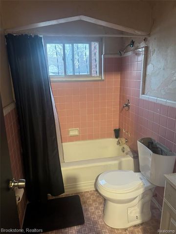 18494 Runyon Street, Detroit, MI 48234