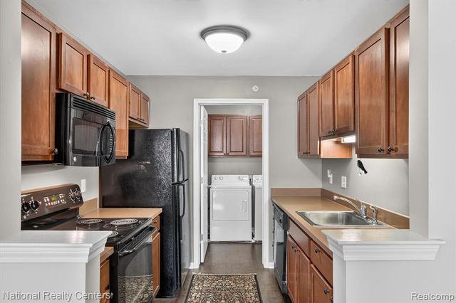 28190 Oakmonte Circle, New Hudson, MI 48165