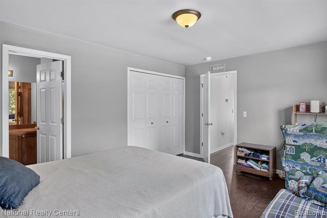 28190 Oakmonte Circle, New Hudson, MI 48165
