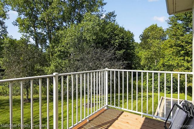28190 Oakmonte Circle, New Hudson, MI 48165