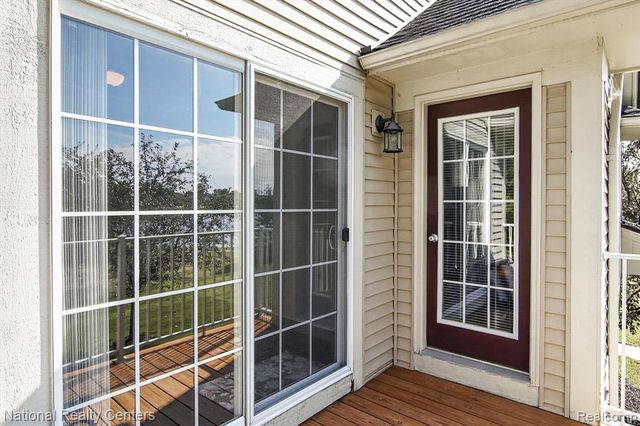 28190 Oakmonte Circle, New Hudson, MI 48165