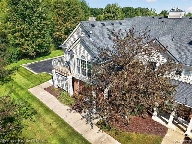 28190 Oakmonte Circle, New Hudson, MI 48165