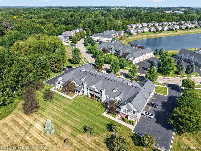 28190 Oakmonte Circle, New Hudson, MI 48165