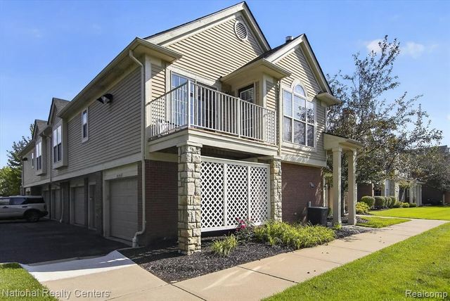 28190 Oakmonte Circle, New Hudson, MI 48165
