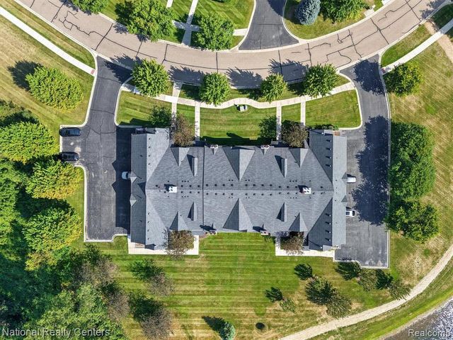 28190 Oakmonte Circle, New Hudson, MI 48165