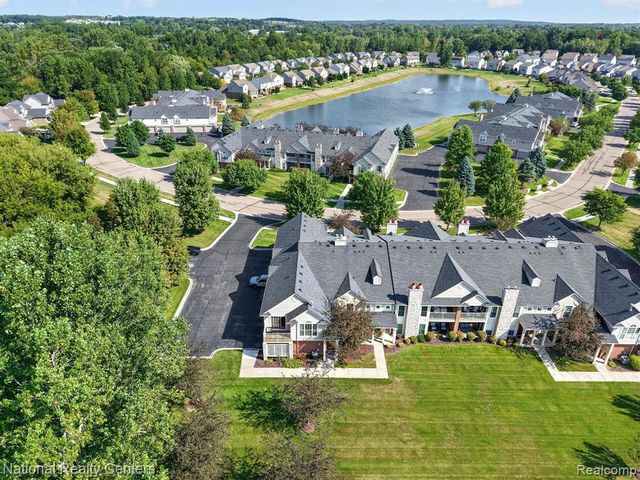 28190 Oakmonte Circle, New Hudson, MI 48165