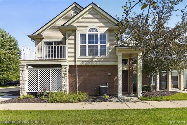28190 Oakmonte Circle, New Hudson, MI 48165