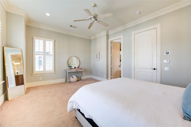 5211 Feagan Street A, Houston, TX 77007