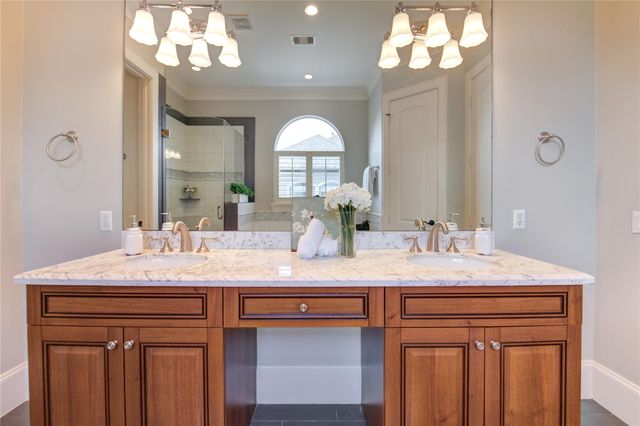 5211 Feagan Street A, Houston, TX 77007