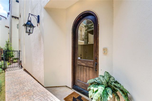 5211 Feagan Street A, Houston, TX 77007