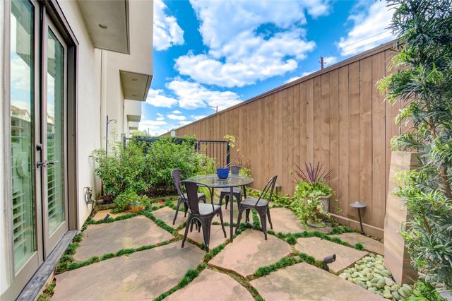 5211 Feagan Street A, Houston, TX 77007