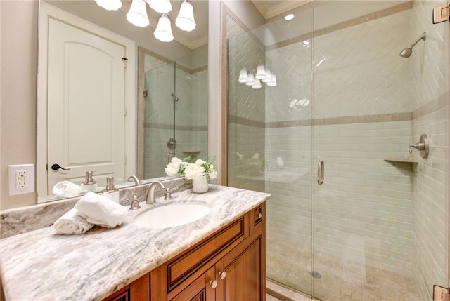 5211 Feagan Street A, Houston, TX 77007