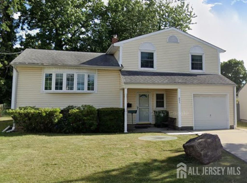 651 Franklin Drive, Perth Amboy, NJ 08861
