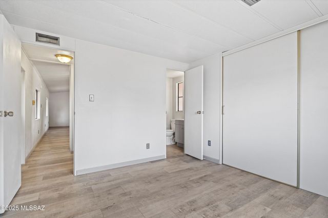 1432 W Buena Tierra Place, Tucson, AZ 85705