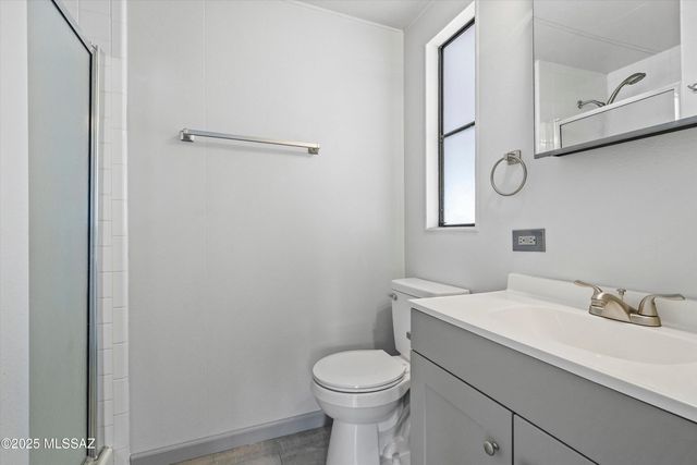 1432 W Buena Tierra Place, Tucson, AZ 85705