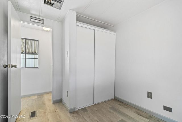 1432 W Buena Tierra Place, Tucson, AZ 85705