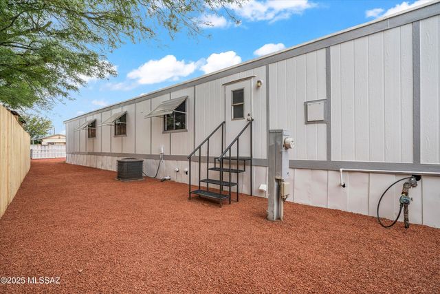 1432 W Buena Tierra Place, Tucson, AZ 85705