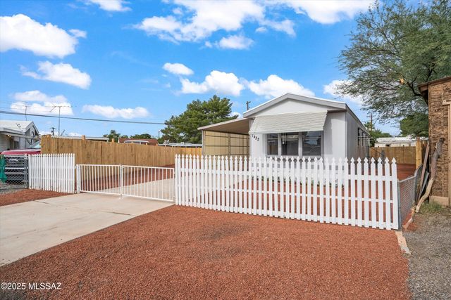 1432 W Buena Tierra Place, Tucson, AZ 85705