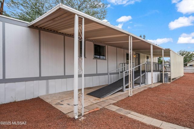 1432 W Buena Tierra Place, Tucson, AZ 85705