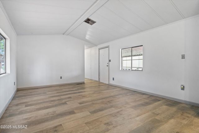 1432 W Buena Tierra Place, Tucson, AZ 85705