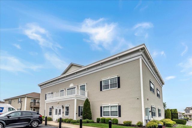 802 Willow Lane, Valley Stream, NY 11580