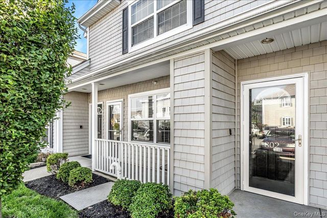 802 Willow Lane, Valley Stream, NY 11580