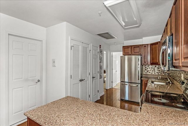 802 Willow Lane, Valley Stream, NY 11580