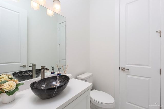 5703 N 44th Lane, Mcallen, TX 78504