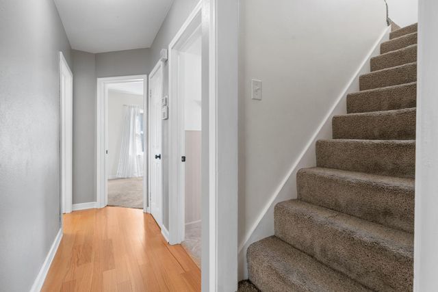 1809 Hyacinth Avenue E, Saint Paul, MN 55119
