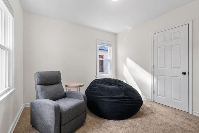 1809 Hyacinth Avenue E, Saint Paul, MN 55119