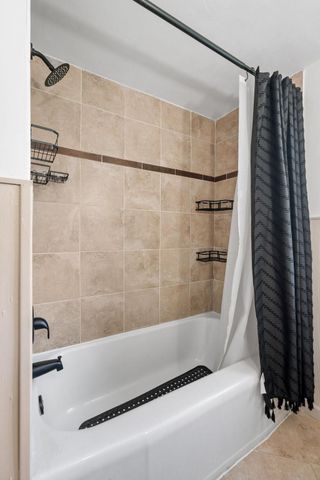 1809 Hyacinth Avenue E, Saint Paul, MN 55119