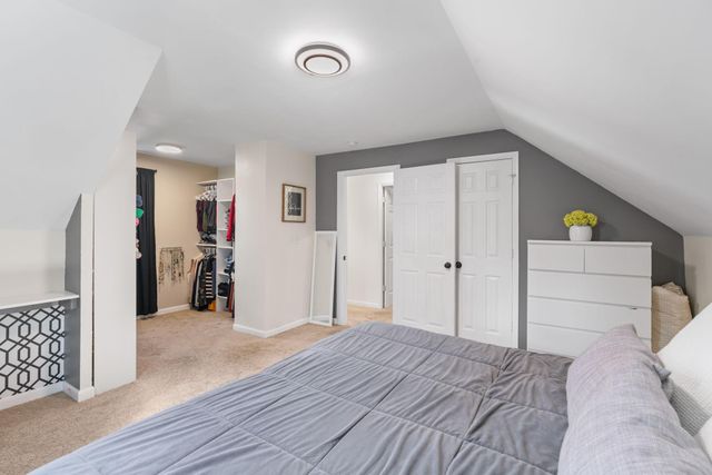 1809 Hyacinth Avenue E, Saint Paul, MN 55119