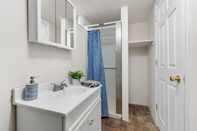 1809 Hyacinth Avenue E, Saint Paul, MN 55119