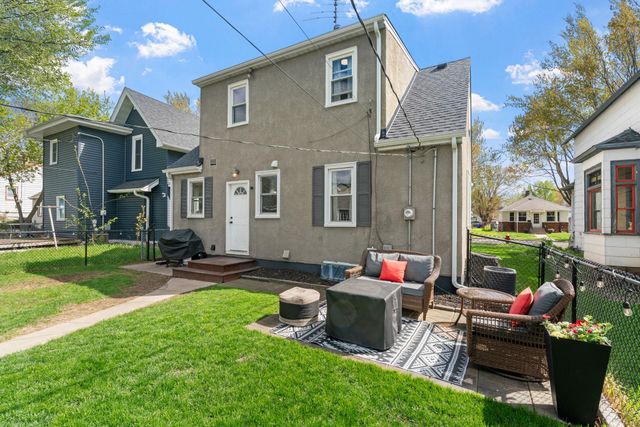 1809 Hyacinth Avenue E, Saint Paul, MN 55119