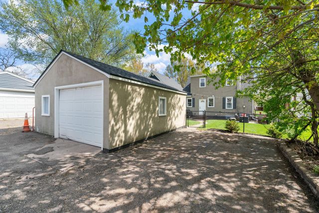 1809 Hyacinth Avenue E, Saint Paul, MN 55119