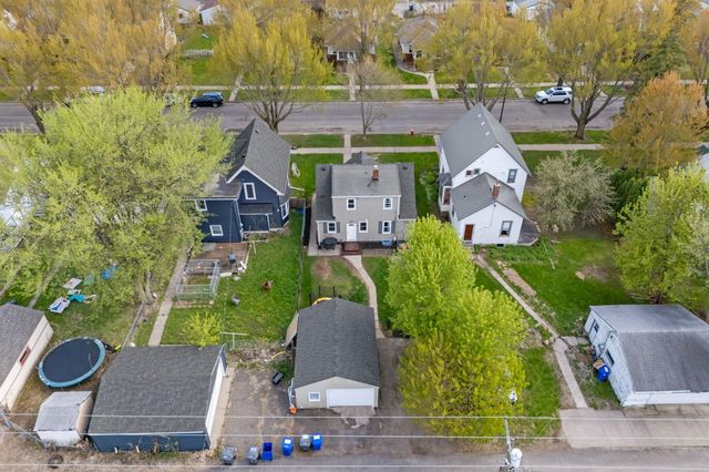 1809 Hyacinth Avenue E, Saint Paul, MN 55119