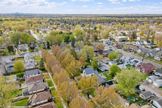 1809 Hyacinth Avenue E, Saint Paul, MN 55119