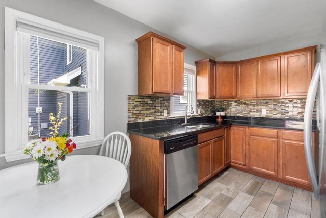 1809 Hyacinth Avenue E, Saint Paul, MN 55119