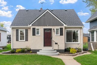 1809 Hyacinth Avenue E, Saint Paul, MN 55119