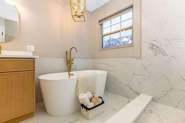 5407 Bullfinch Drive, Westerville, OH 43081