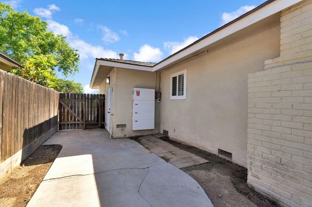 474 E Escalon Avenue, Fresno, CA 93710
