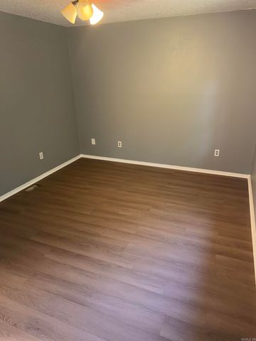 15 RED OAK LN, Russellville, AR 72802