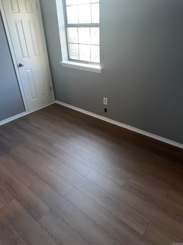 15 RED OAK LN, Russellville, AR 72802