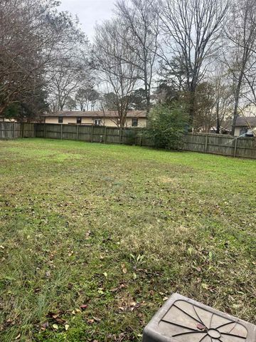 15 RED OAK LN, Russellville, AR 72802